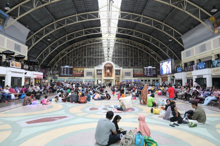タイ国鉄バンコク駅コンコース